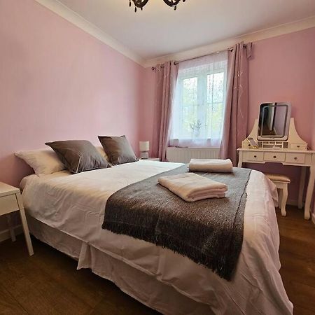 דירות לונדון Lovely Flat Close To Shepherd'S Bush מראה חיצוני תמונה