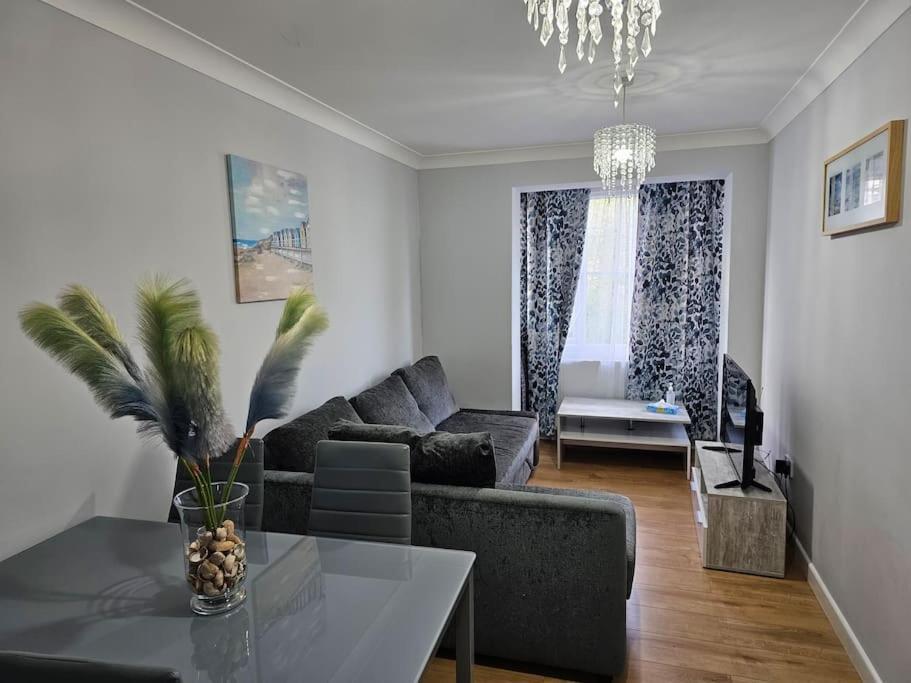 דירות לונדון Lovely Flat Close To Shepherd'S Bush מראה חיצוני תמונה