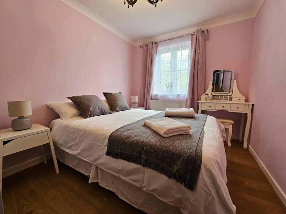 דירות לונדון Lovely Flat Close To Shepherd'S Bush מראה חיצוני תמונה