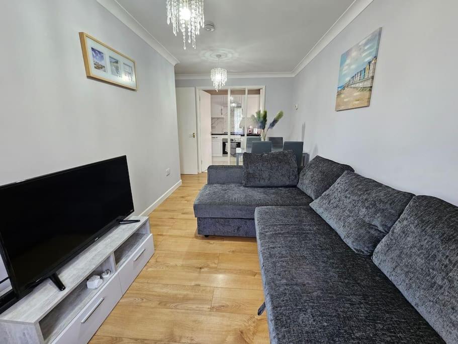 דירות לונדון Lovely Flat Close To Shepherd'S Bush מראה חיצוני תמונה