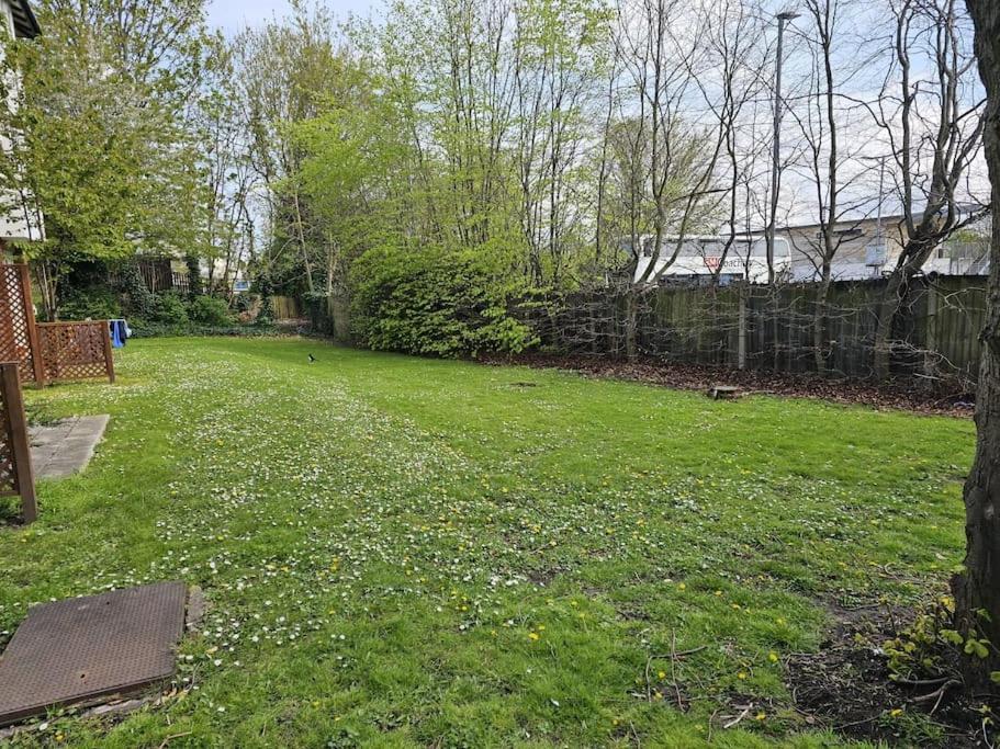 דירות לונדון Lovely Flat Close To Shepherd'S Bush מראה חיצוני תמונה